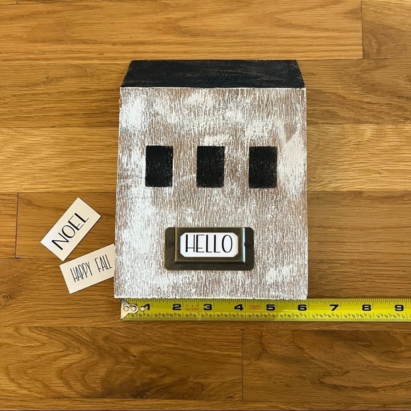 Primitive Wooden House - Picture 2 of 3